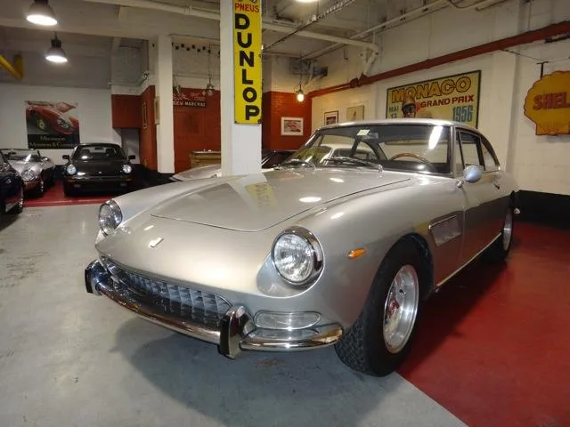 Ferrari 330 GT 2+2